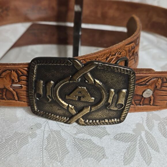 Chambers Brown Vintage Embossed Leather Belt With Buckle - Picture 2 of 9